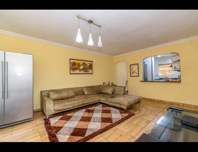 2 BEDROOM APARTMENT FOR SALE IN FERNDALE